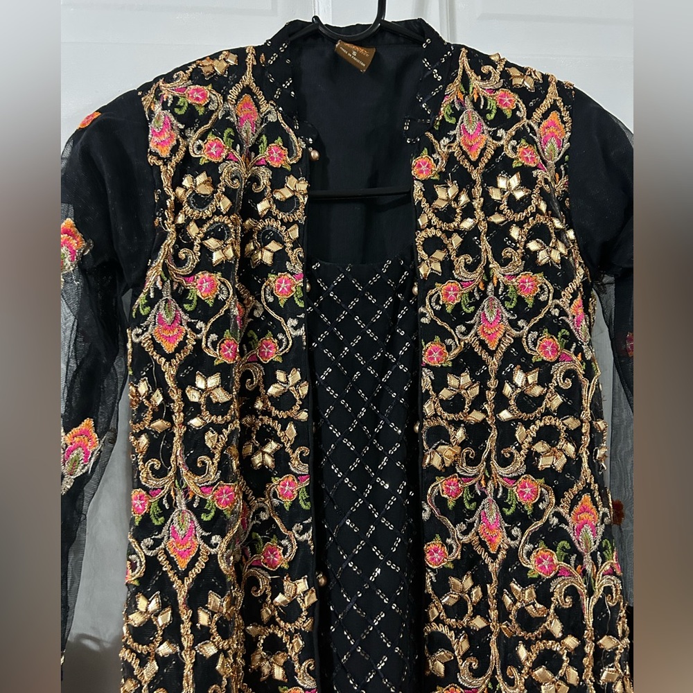 Black shalwar kameez